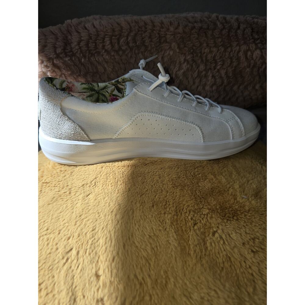 Hey Dude Women's White Canvas slip ons casual boat beach everday easy on crisp - Picture 5 of 7